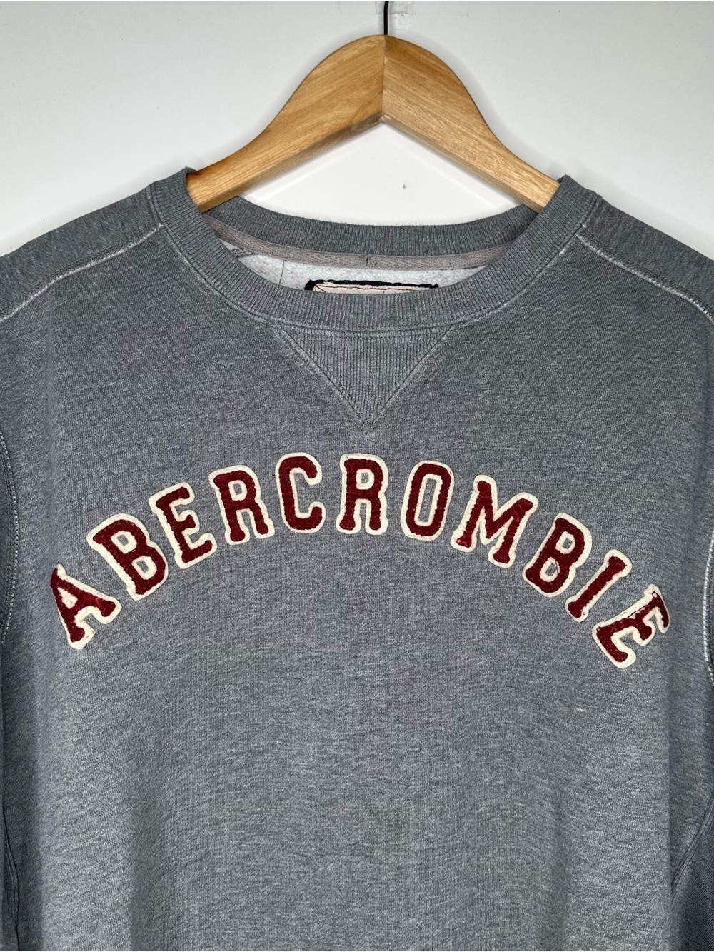 Abercrombie & Fitch Vintage Y2K Grey Crewneck Varsity Pullover Sweatshirt Sz M - Picture 2 of 8